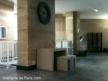 partie centrale du showroom temporaire