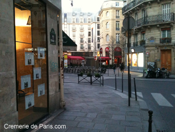 vue du showroom vers le 12 rue de la Ferronnerie